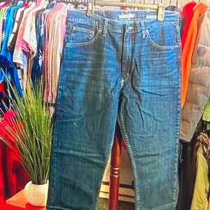 Wrangler Men's Relaxed Fit Blue Jeans